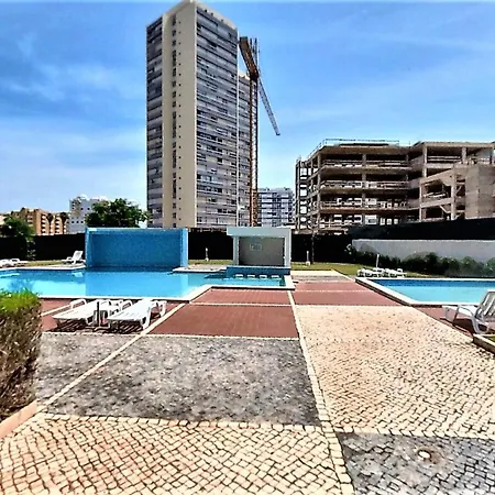 Rocha Tower 16a 公寓
